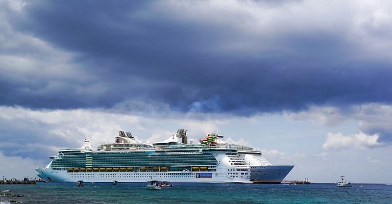 cruise to jamaica - ship by ochos rios