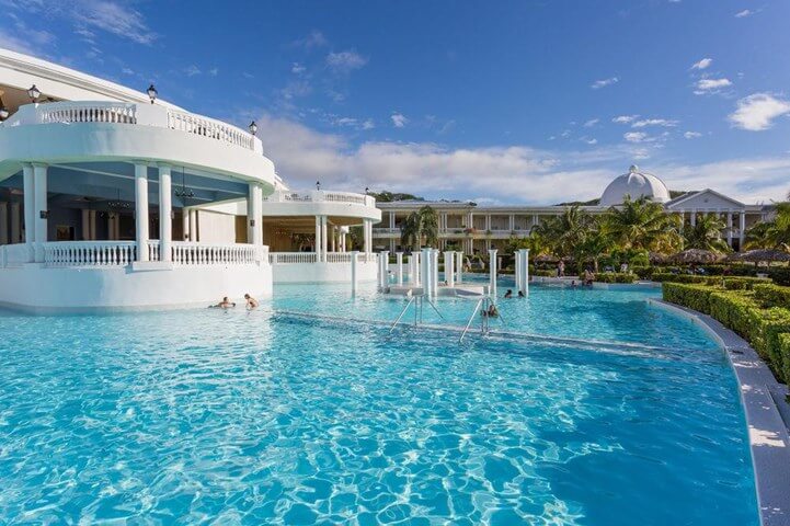 Grand Palladium Lady Hamilton Resort & Spa pool
